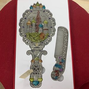 NWT mirror and comb Victorian style set